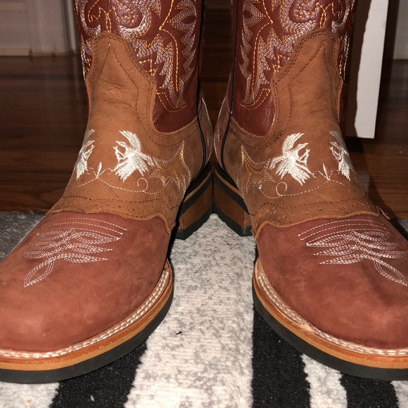 “Old Corral Cowboy Boots” - Picture 4 of 5